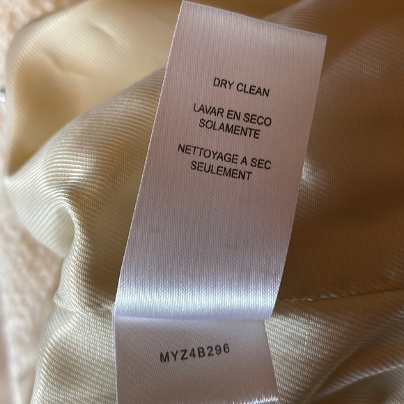 BCBG Max Azria stunning suit. Classic design.. will never go out of style - Picture 9 of 12